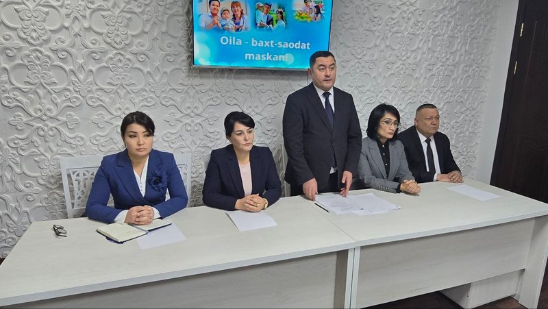 Фуқаролик ишлари бўйича Кармана туманлараро судининг аёл судьялари ва Навоий шаҳар ҳокимлиги оила ва хотин қизлар бўлими ҳамкорлигида  низоли оилалар масалалари муҳокама қилинди.